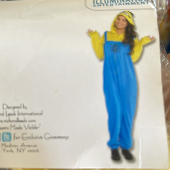 Despicable Me Micro Fleece Minions - Picture 3 of 3